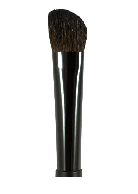 ANGLED EYE SHADER BRUSH BR606