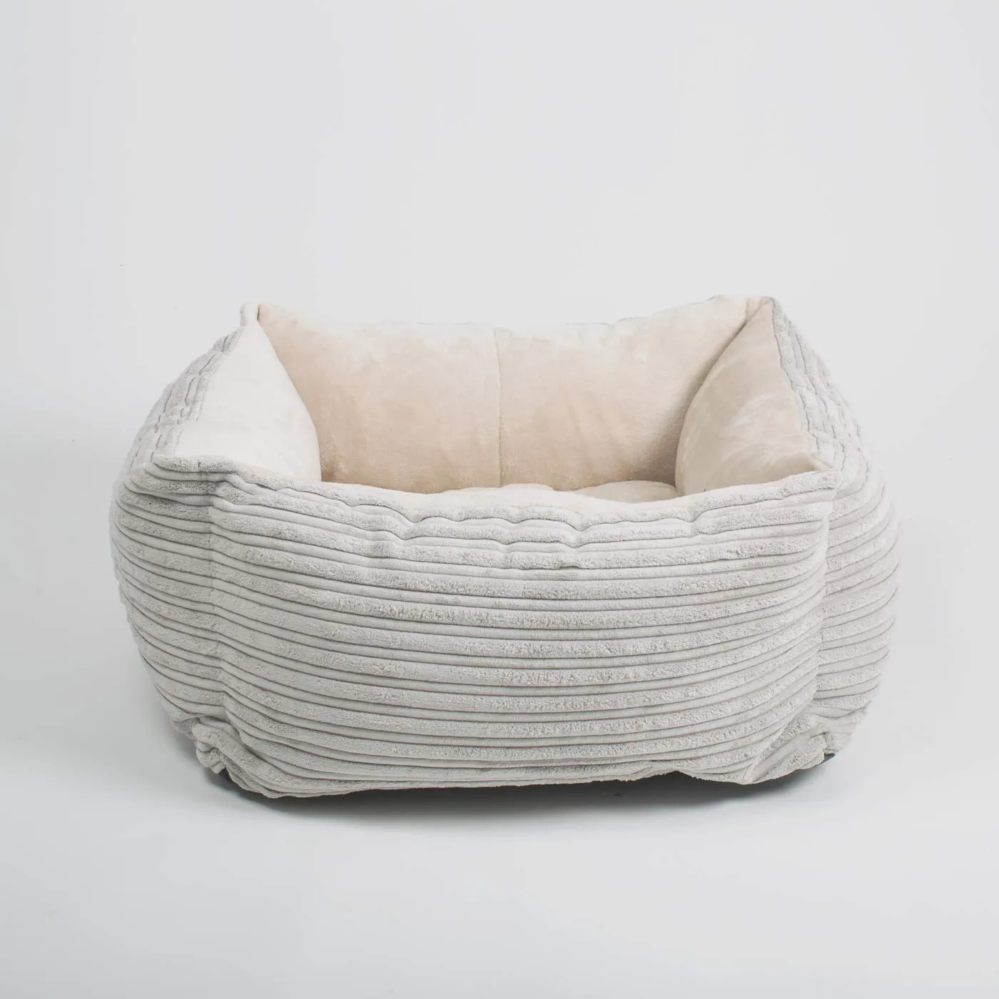 Box Bed in Essentials Plush by Lords & Labradors